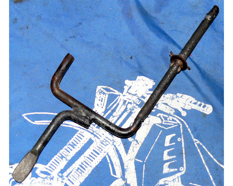 Levier verrouillage selle occasion Honda 110 - 1983-85