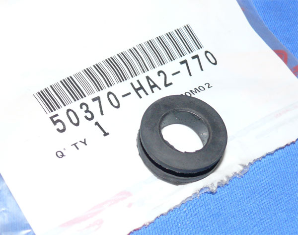 Grommet seat - OEM - HONDA TRX250 TRX400 ATC 250R 87