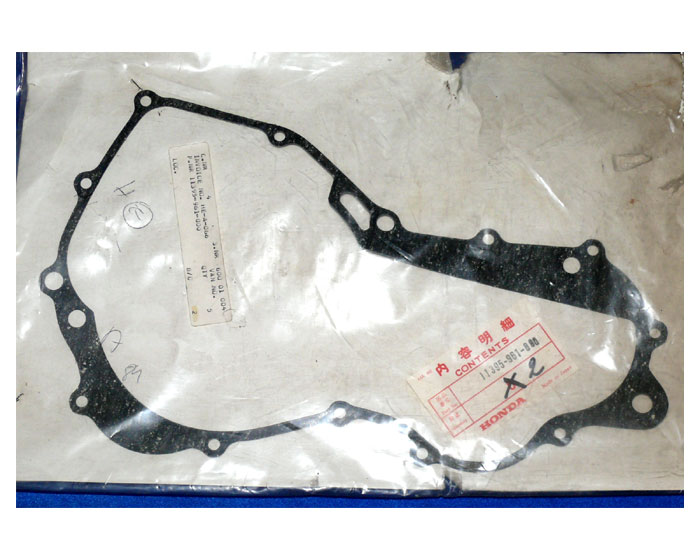 Left crankcase gasket NEW HONDA 250R 1982-84