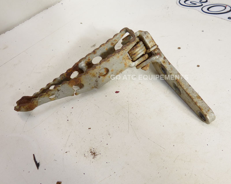 Left foot pegs Used ATC HONDA 250R 83-84
